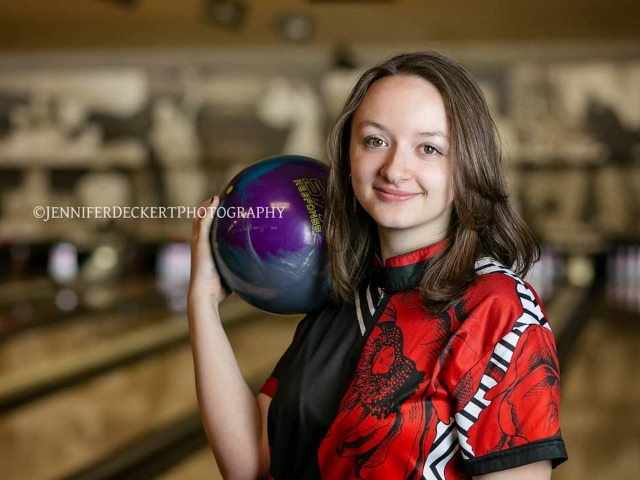 Bowler Hannah Drys Signs with Rochester University!